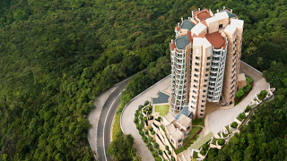 Illustration for article titled Gehry Crowns Hong Kong’s The Peak With Twisting Apartment Complex